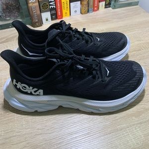 Hoka Clifton Size 10